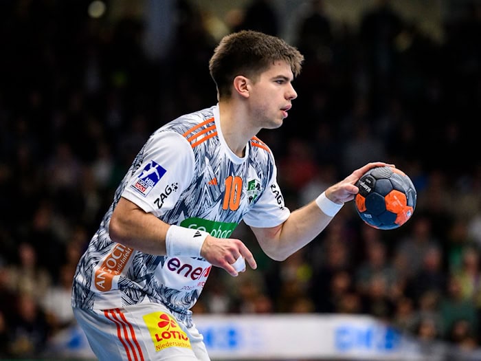 Renars Uscins und die TSV Hannover-Burgdorf absolvierten das Rückspiel gegen Schaffhausen. (Archivbild) / Foto: Tom Weller/dpa
