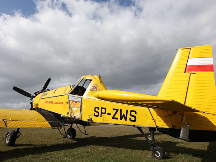 Das Harzer Löschflugzeug «Hexe 1» ist sicher aus Polen wieder in Ballenstedt gelandet und einsatzbereit.  / Foto: Matthias Bein/dpa