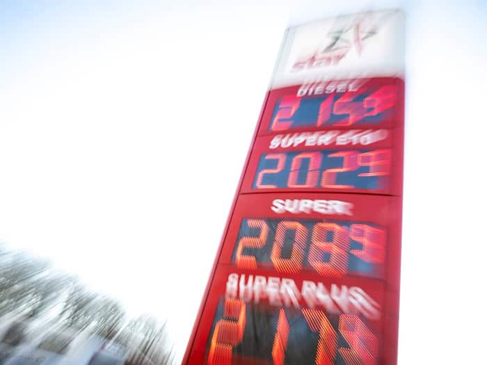 Die Spritpreise in Deutschland sind seit Beginn des Iran-Kriegs stark gestiegen. / Foto: Philip Dulian/dpa