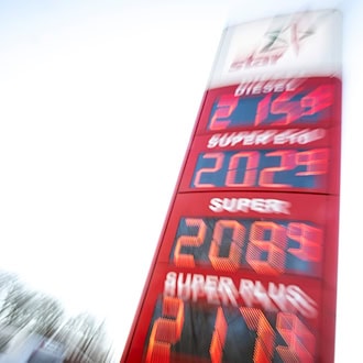 Die Spritpreise in Deutschland sind seit Beginn des Iran-Kriegs stark gestiegen. / Foto: Philip Dulian/dpa