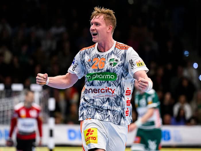 Jonathan Edvardsson bleibt bis 2028 bei der TSV Hannover-Burgdorf. (Archivbild) / Foto: Tom Weller/dpa