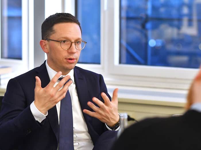 Niedersachsens Wissenschaftsminister Falko Mohrs (SPD) will mehr Autonomie für die Hochschulen. (Archivbild) / Foto: Ella Wenzel/dpa