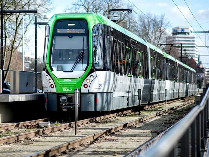 Der Unfall passierte auf der Stadtbahnlinie 13. (Symbolbild) / Foto: Hauke-Christian Dittrich/dpa