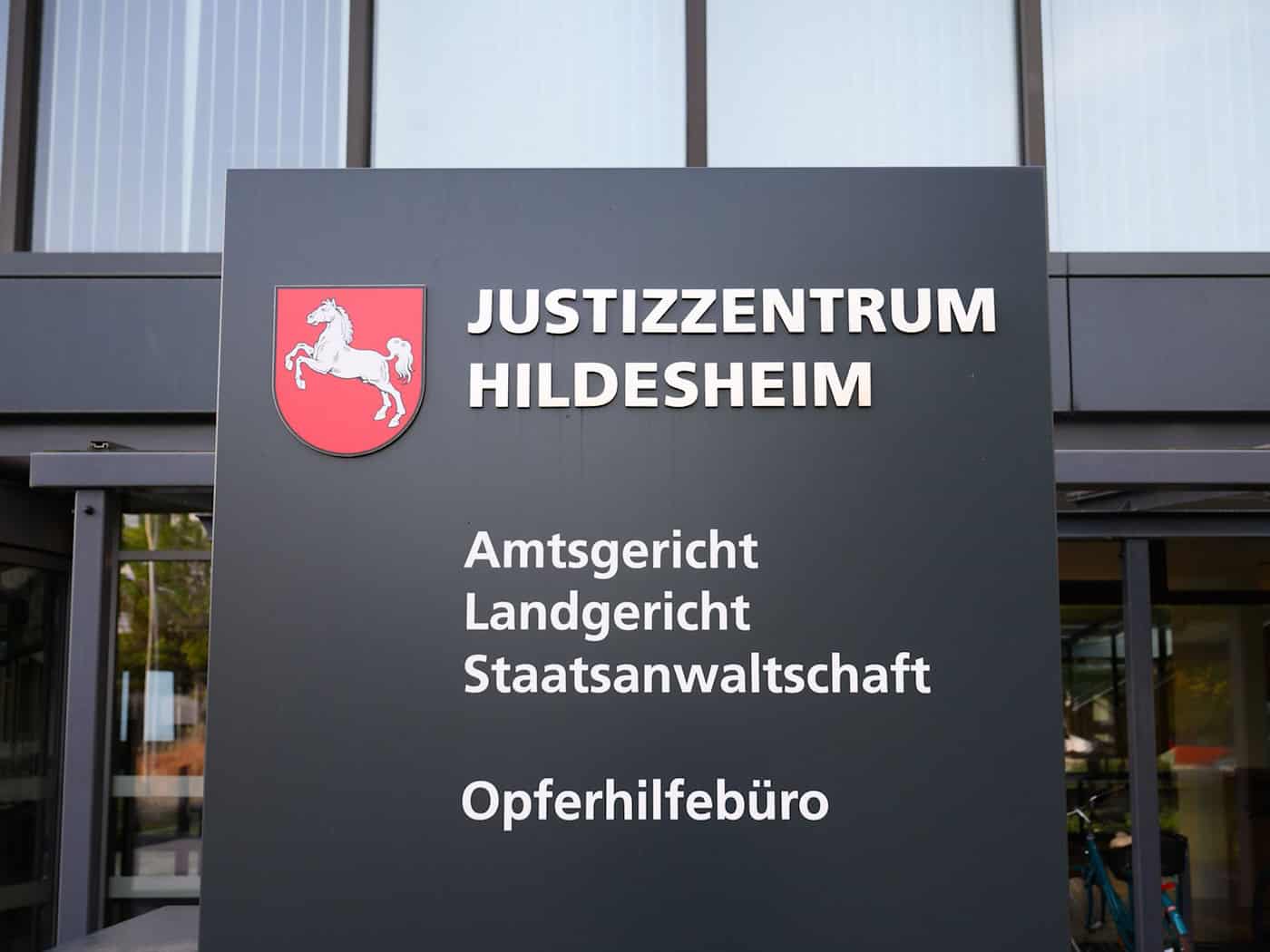 Das Landgericht Hildesheim muss sich erneut mit dem Fall beschäftigen. (Symbolbild) / Foto: Julian Stratenschulte/dpa