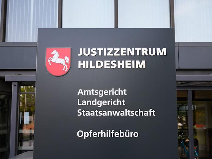 Das Landgericht Hildesheim muss sich erneut mit dem Fall beschäftigen. (Symbolbild) / Foto: Julian Stratenschulte/dpa