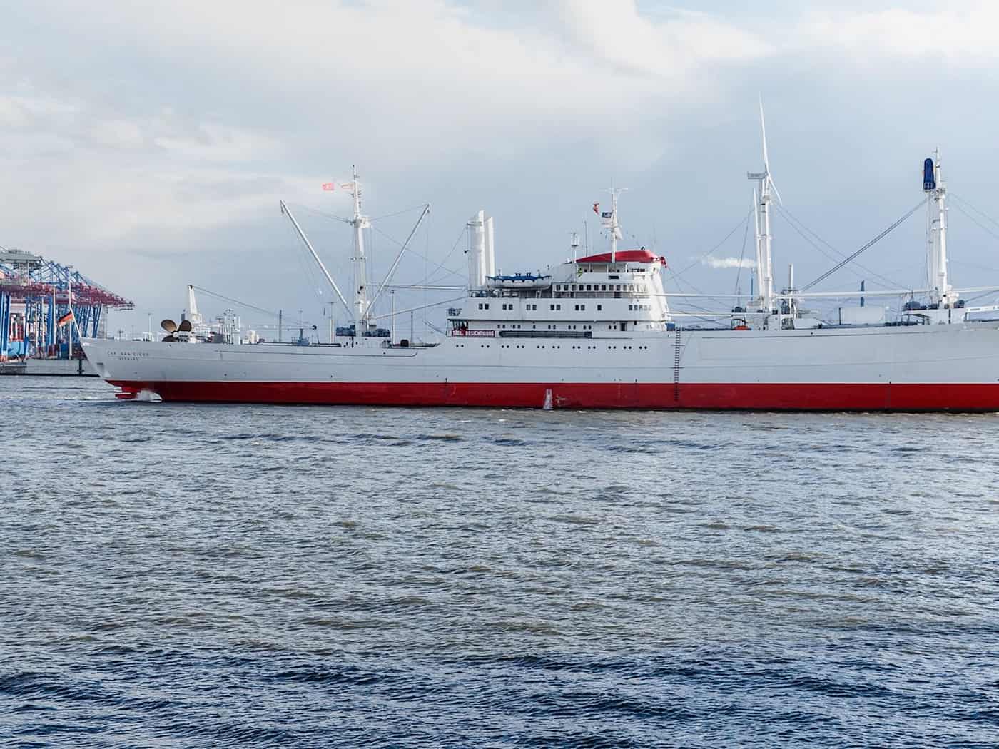 Die Cap San Diego muss zum Schiffs-Tüv nach Bremerhaven. (Archivbild) / Foto: Markus Scholz/dpa