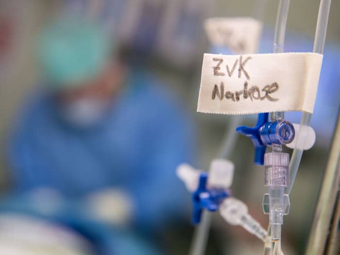 Ein Anästhesist steht unter Verdacht, Patientinnen unter Narkose sexuell missbraucht zu haben. (Symbolbild) / Foto: Marijan Murat/dpa