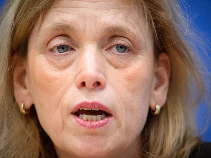 Bildungsministerin Karin Prien reagiert empört auf einen Beschluss der Linken in Niedersachsen. (Archivbild) / Foto: Bernd von Jutrczenka/dpa