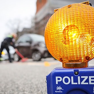 In Bad Laer wird ein Radfahrer bei einem Zusammenstoß schwer verletzt. (Symbolbild) / Foto: Christian Charisius/dpa