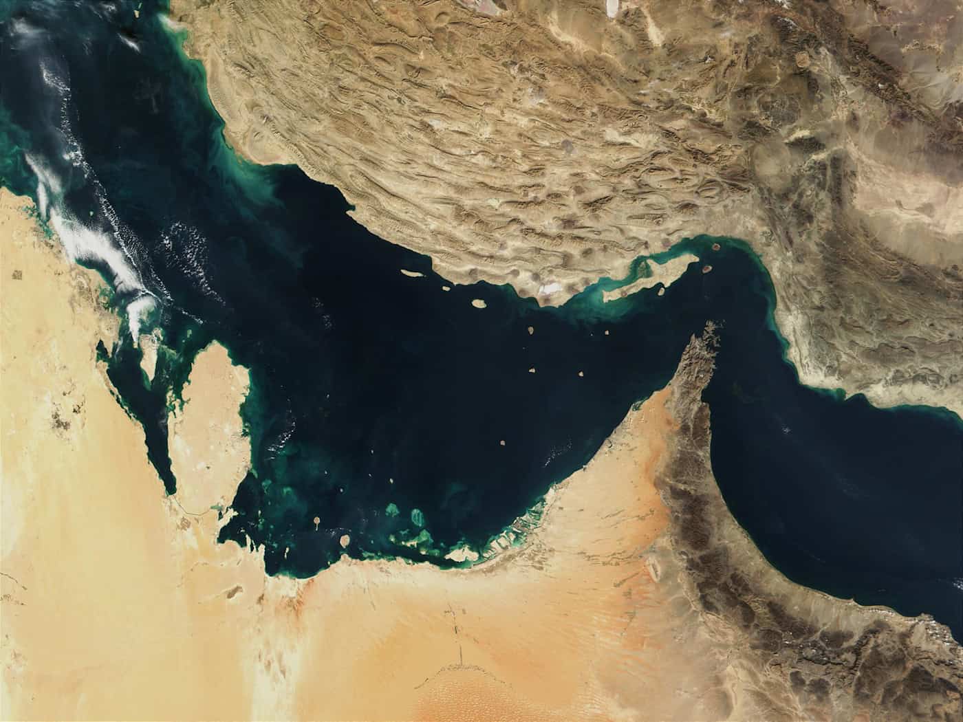 Auf der Satellitenaufnahme sind der Persische Golf, die Straße von Hormus und der Golf von Oman zu sehen. (Archivbild)  / Foto: -/The Visible Earth/NASA/dpa