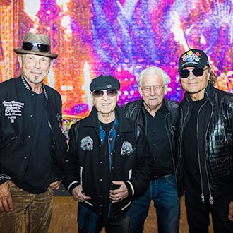 Die Scorpions während der Vernissage der Fotoausstellung «Pixel of Rock». / Foto: Moritz Frankenberg/dpa