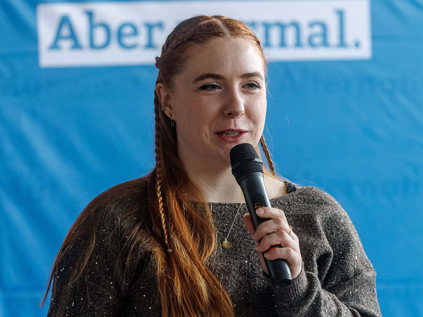 Muss sich nach Undercover-Filmaufnahmen vor der Parteispitze erklären: AfD-Jungpolitikerin Julia Gehrckens. (Archivbild) / Foto: Markus Scholz/dpa