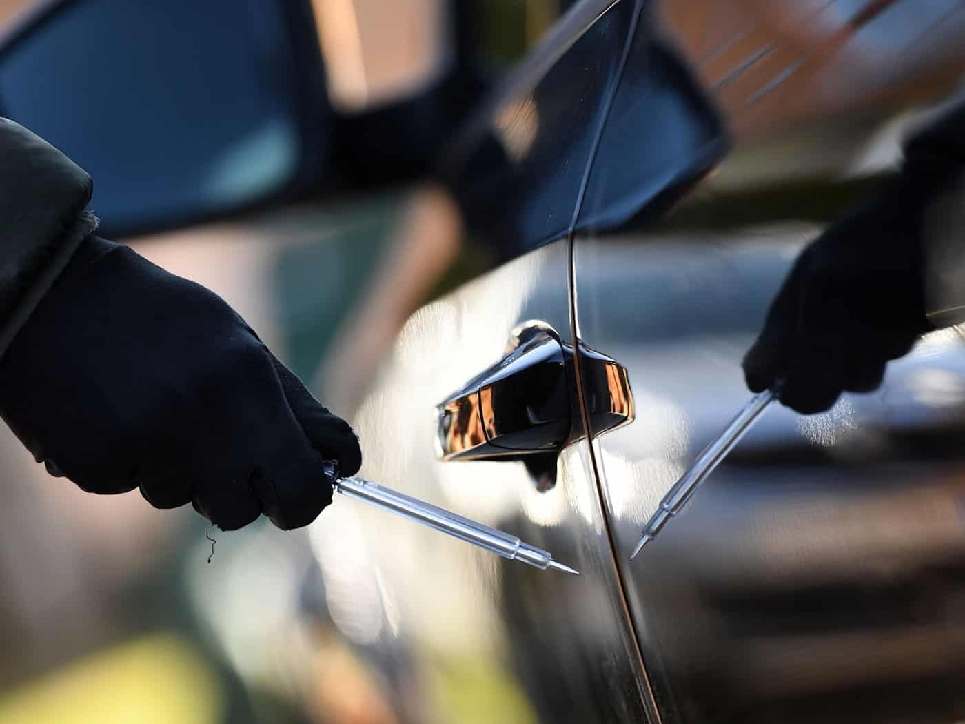 Nachdem in Hannover rund 500 Autos zerkratzt wurden, hat die Polizei einen Verdächtigen ermittelt, der für einen Teil der Beschädigungen verantwortlich sein soll. (Symbolbild) / Foto: Angelika Warmuth/dpa