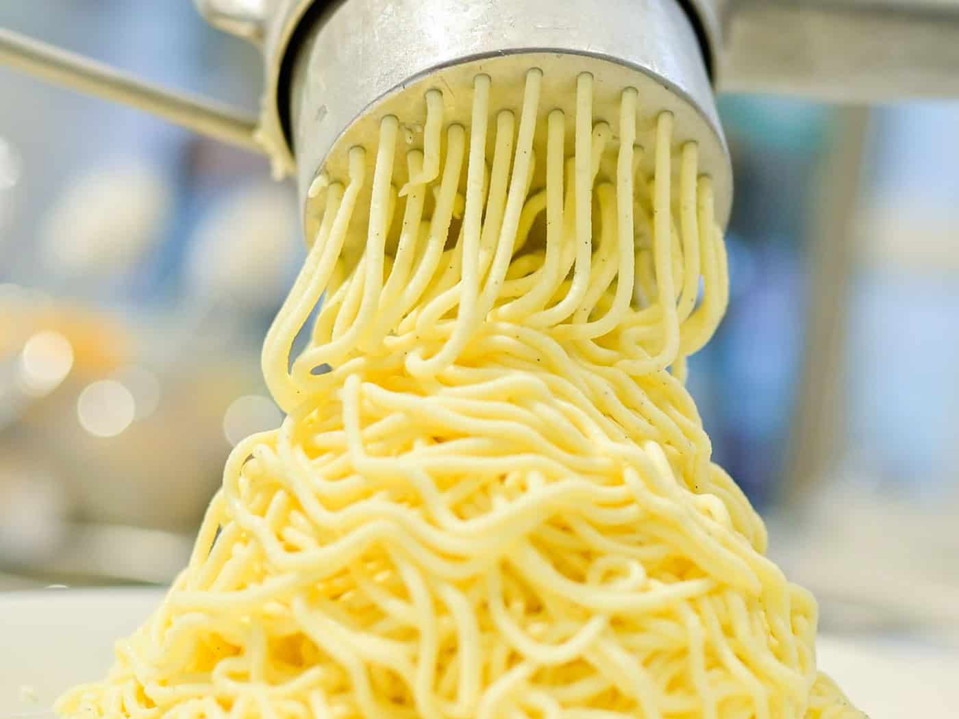 Die Polizei sucht nach Einbrechern, die eine Spaghettieis-Maschine gestohlen haben. (Symbolbild) / Foto: Uwe Anspach/dpa