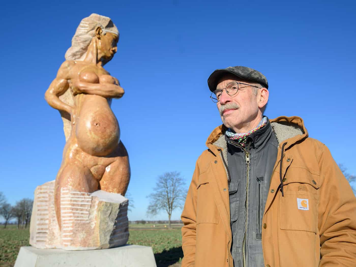 Der Künstler will die Interpretation seines Werkes anderen überlassen. / Foto: Julian Stratenschulte/dpa