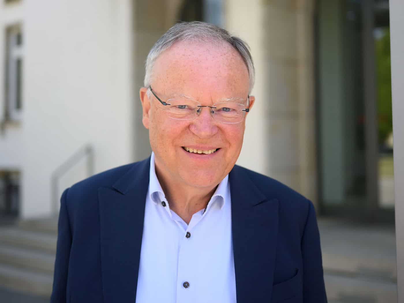 Stephan Weil hat sich aus der ersten Reihe der Politik zurückgezogen. (Archivbild) / Foto: Julian Stratenschulte/dpa