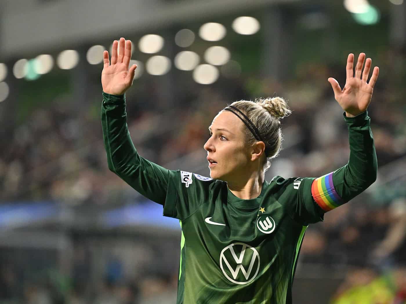 Svenja Huth bleibt eine Wölfin. (Archivbild) / Foto: Swen Pförtner/dpa