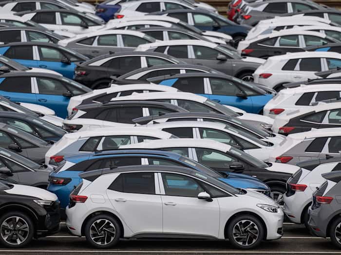In Deutschland laufen knapp 70 Prozent aller ausgelieferten Fahrzeuge des VW-Konzerns durch die Bücher der Volkswagen Group Mobility, bei den Elektrofahrzeugen sind es 82 Prozent. (Symbolbild)  / Foto: Hendrik Schmidt/dpa