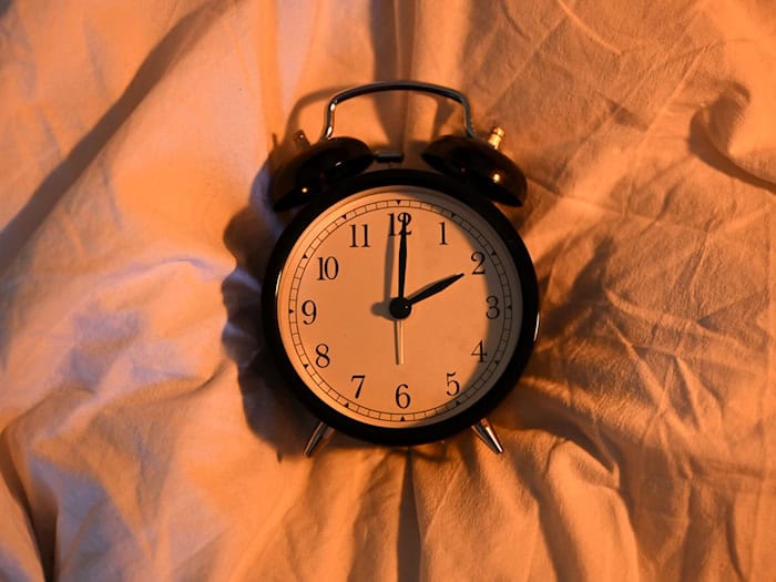 In Deutschland und den meisten Ländern Europas gilt wieder die Sommerzeit (Symbolbild)  / Foto: Elisa Schu/dpa