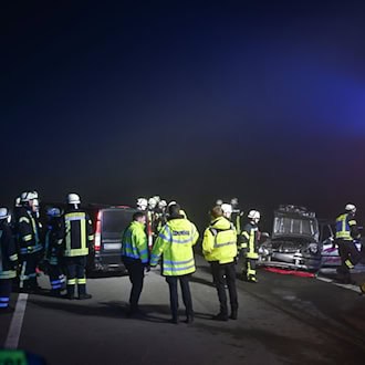 Nebel sorgte auf der A31 für Autounfälle.  / Foto: Lars Penning/dpa
