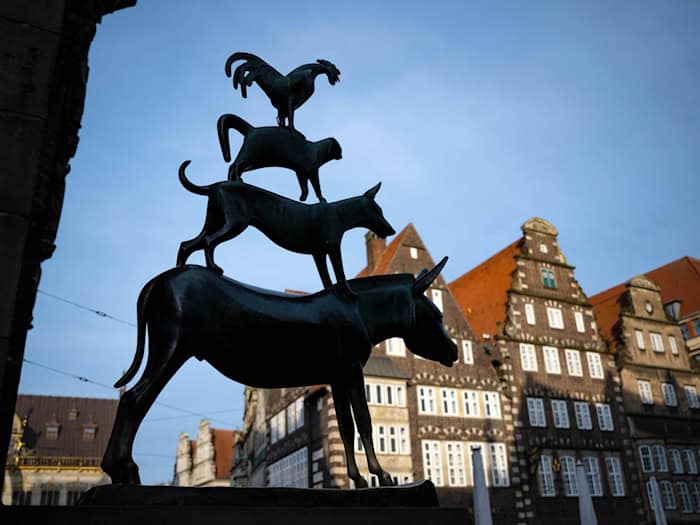 Die Märchenstraße endet bei den Bremer Stadtmusikanten. (Archivbild) / Foto: Sina Schuldt/dpa