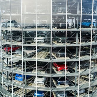 Mehr als drei Millionen Neuwagen der Marke Volkswagen wurden im vergangenen Jahr ausgeliefert. / Foto: Julian Stratenschulte/dpa