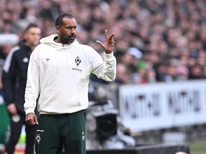 Hat mit Personalproblemen zu kämpfen: Werder-Trainer Daniel Thioune (Archivbild) / Foto: Carmen Jaspersen/dpa