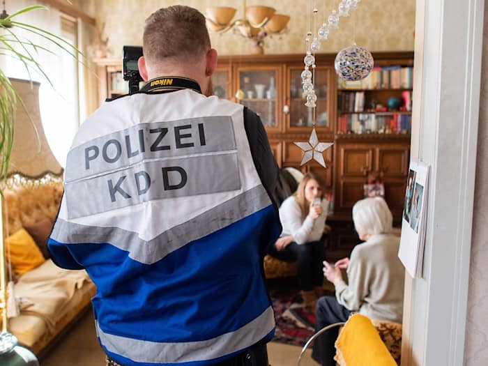 Niedersachsens Innenministerin Daniela Behrens und Landespolizeipräsident Axel Brockmann legen die Kriminalstatistik 2025 vor. (Symbolbild) / Foto: Julian Stratenschulte/dpa