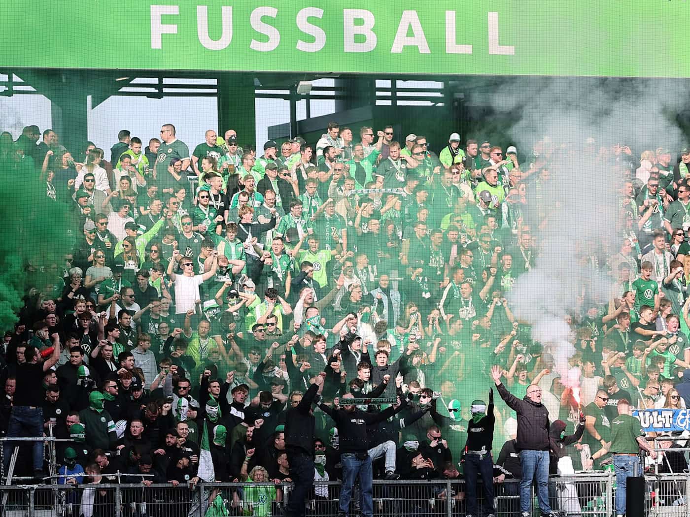 Die Volkswagen Arena soll gegen Werder Bremen in Wolfsburger Hand sein.   / Foto: Andreas Gora/dpa