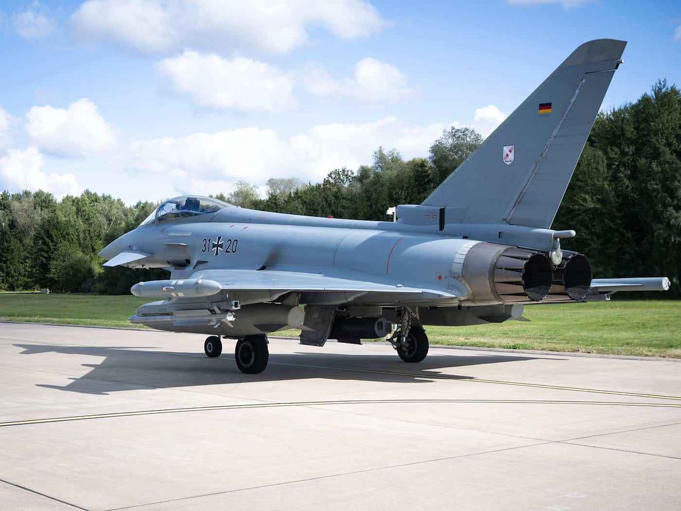 Die Alarmrotte Nord besteht aus Eurofightern. (Archivbild) / Foto: Philip Dulian/dpa