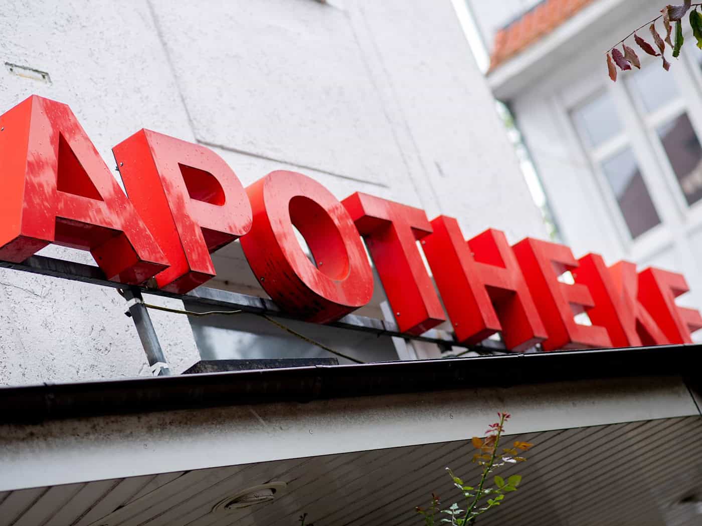 Für die Forderung nach mehr Geld gehen in Hannover die Apotheker auf die Straße. (Archivbild) / Foto: Hauke-Christian Dittrich/dpa