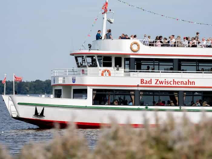 Die Saison für Ausflugsschiffe hat begonnen. (Archivbild) / Foto: Hauke-Christian Dittrich/dpa