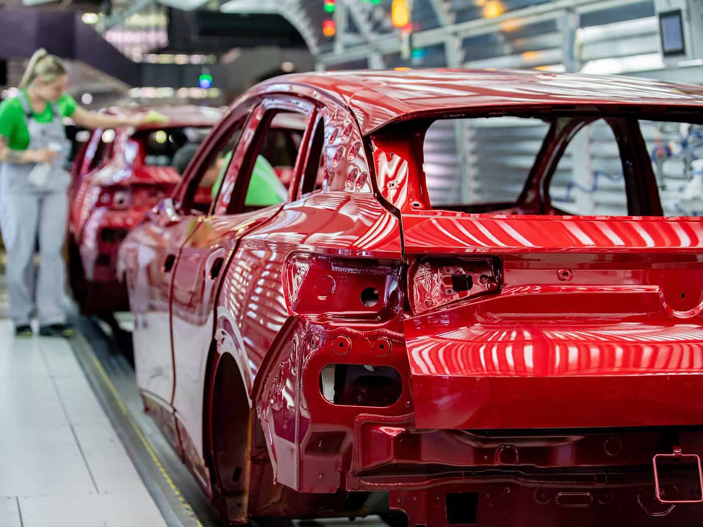 Die Autoindustrie ist Rückgrat der niedersächsischen Industrie: Nach Angaben des Arbeitgeberverbands Niedersachsenmetall hängen rund zwei Drittel der Arbeitsplätze direkt oder indirekt an ihr. (Symbolbild) / Foto: Hauke-Christian Dittrich/dpa