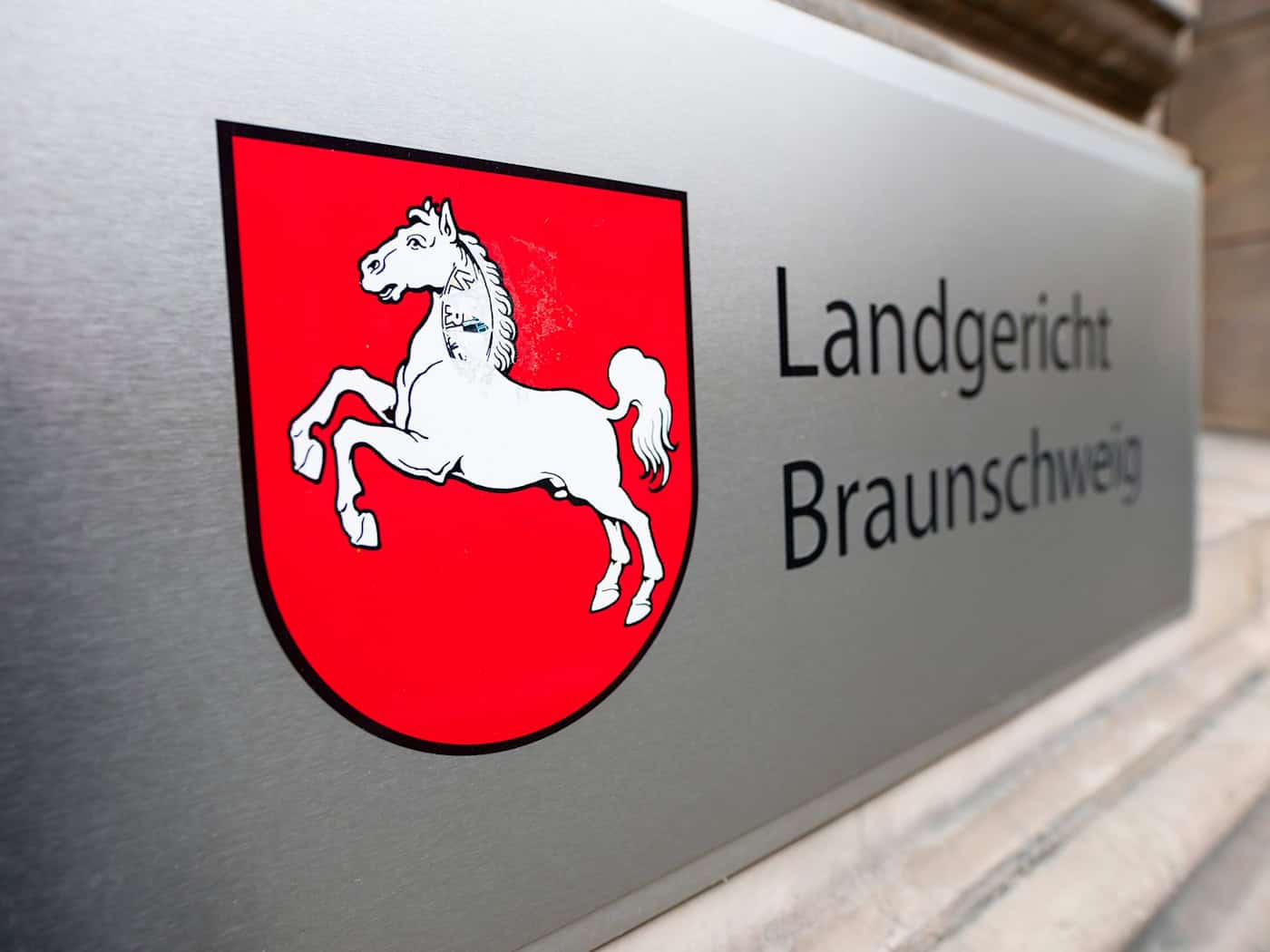 Am Landgericht Braunschweig beginnt ein Prozess um einen versuchten Mord mit Ameisensäure. (Symbolbild)  / Foto: Michael Matthey/dpa-Pool/dpa