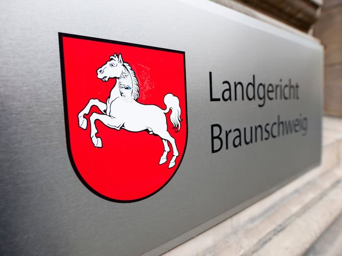 Am Landgericht Braunschweig beginnt ein Prozess um einen versuchten Mord mit Ameisensäure. (Symbolbild)  / Foto: Michael Matthey/dpa-Pool/dpa