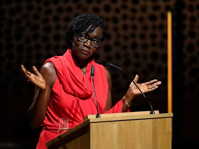 Auma Obama spricht über Risiken von Künstlicher Intelligenz und mahnt zu einem bewussteren Umgang. (Archivbild) / Foto: Gregor Fischer/dpa