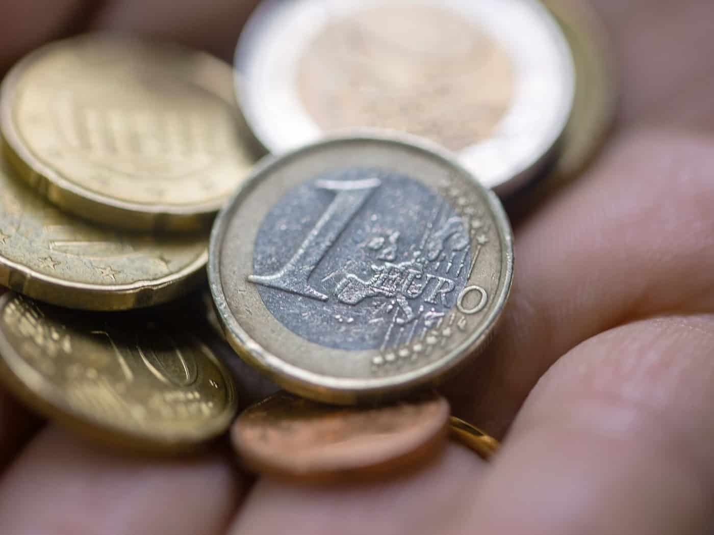 Dem Vergleichsportal Verivox zufolge bieten 43 Prozent der untersuchten Sparkassen keine oder kaum Zinsen aufs Tagesgeld. (Symbolbild) / Foto: Fernando Gutierrez-Juarez/dpa