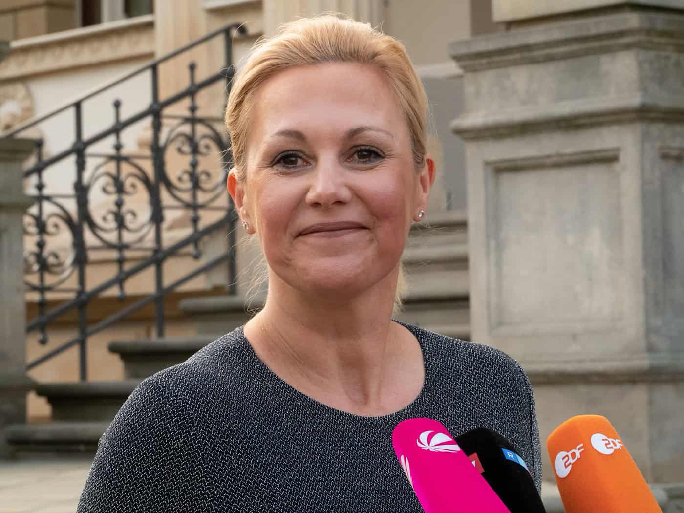 Bettina Wulff genießt es, endlich auf Sylt zu wohnen. Konkrete Pläne für die Zukunft macht sie nicht. (Archivbild) / Foto: Mia Bucher/dpa