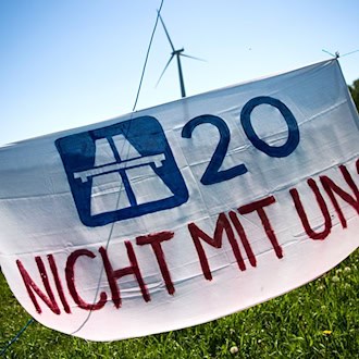 Vor dem Bundesverwaltungsgericht werden neue Klagen gegen den Bau der Küstenautobahn A20 verhandelt. (Archivbild) / Foto: Sina Schuldt/dpa