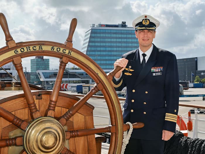 Kommandant Elmar Bornkessel will den Segelanteil der «Gorch Fock» erhöhen. (Archivbild) / Foto: Ulrich Perrey/dpa