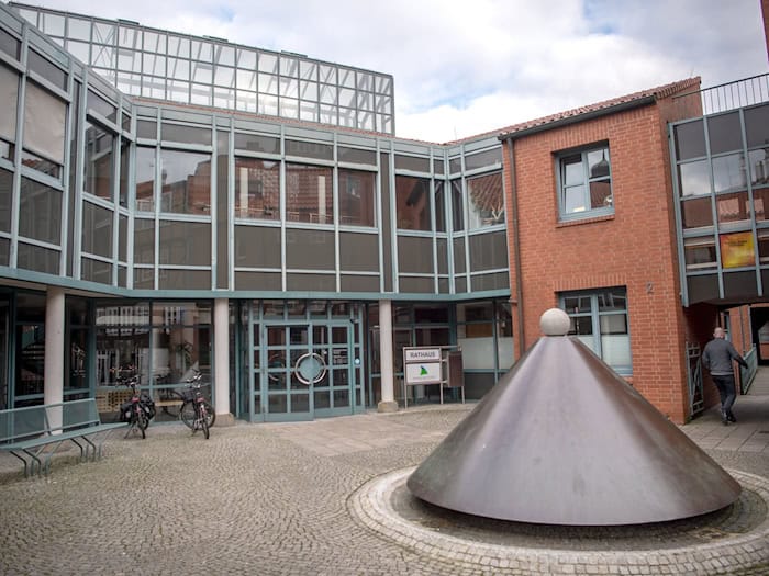 Die Stadt Stade bietet einen 24-stündigen Bürgerservice an. (Archivbild) / Foto: Sina Schuldt/dpa