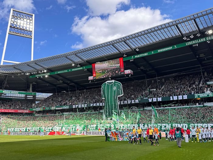Die Choreografie vor dem Leipzig-Spiel.  / Foto: Carmen Jaspersen/dpa