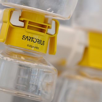 Beim Laborausrüster Sartorius steigt der Umsatz. (Archivbild) / Foto: Swen Pförtner/dpa