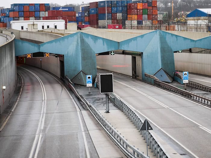 Der Hamburger Elbtunnel wird um 22.00 Uhr für 55 Stunden voll gesperrt. (Archivbild) / Foto: Christian Charisius/dpa