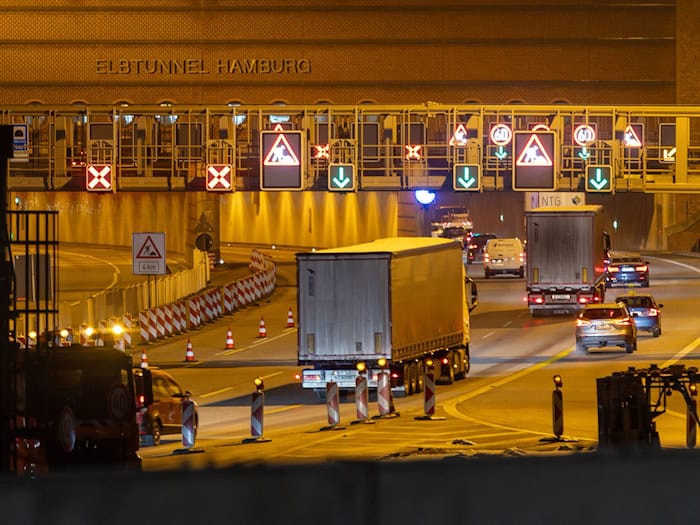 Vollsperrung der A7 und des Elbtunnels in Hamburg früher aufgehoben – Bahrenfeld weiter gesperrt