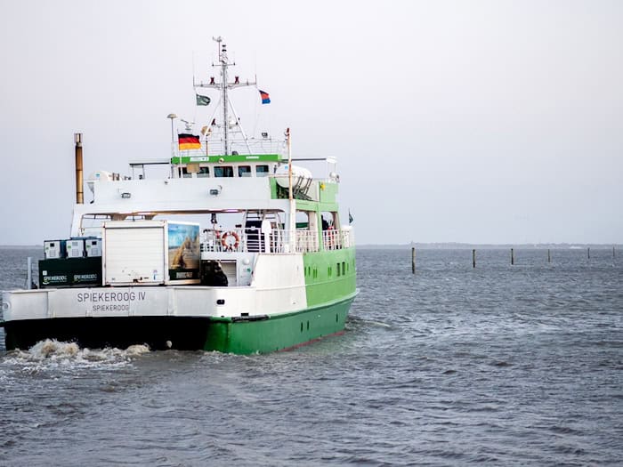 Gestiegene Treibstoffpreise verteuern Fährfahrten von und zur Insel Spiekeroog. (Archivbild) / Foto: Hauke-Christian Dittrich/dpa