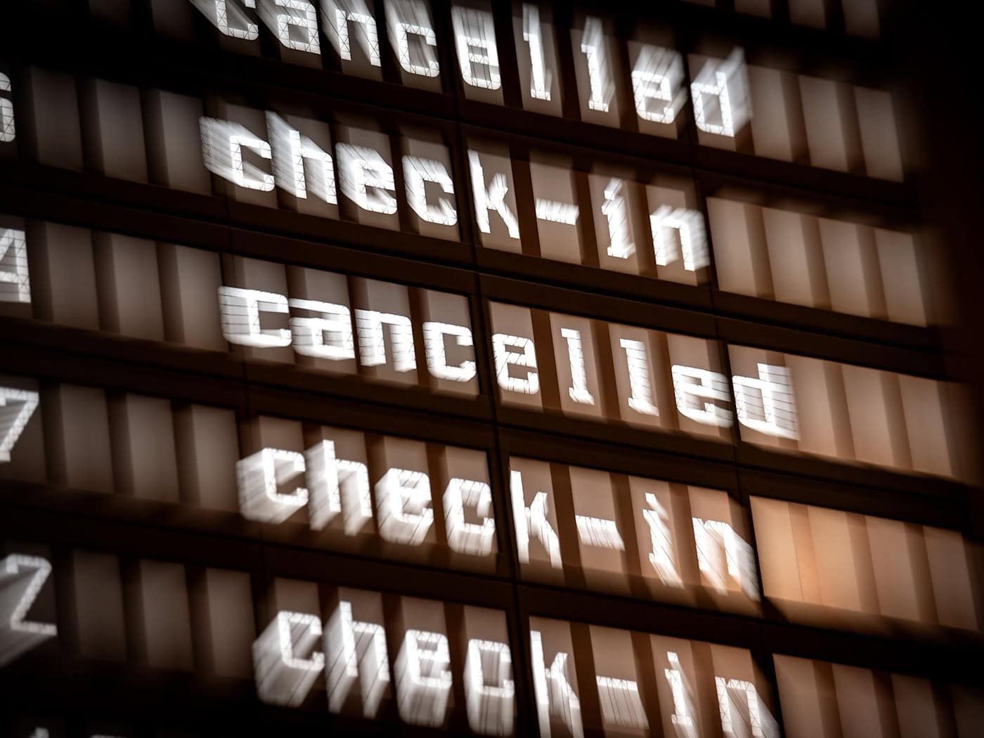 Lufthansa-Flugbegleiter streiken - das hat Folgen für viele Reisende auch an den Flughäfen Hannover und Bremen. (Archivbild) / Foto: Sina Schuldt/dpa