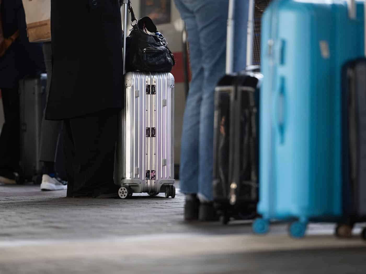 Die Opfer sollen am Bahnsteig ausgewählt worden sein. (Symbolbild). / Foto: Marijan Murat/dpa