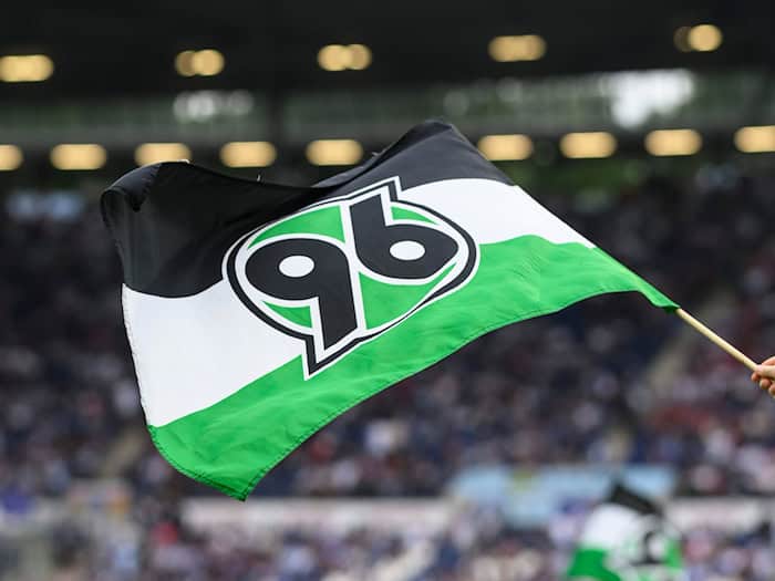 Hannover 96 berichtet über einen Rassismus-Vorfall beim Spiel seines Regionalliga-Teams. (Archivbild) / Foto: Swen Pförtner/dpa