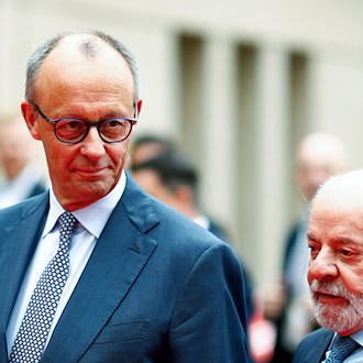 Bei Gesprächen in Hannover wollen Merz (l) und Lula die strategische Partnerschaft zwischen Deutschland und Brasilien weiter ausbauen. / Foto: Michael Matthey/dpa